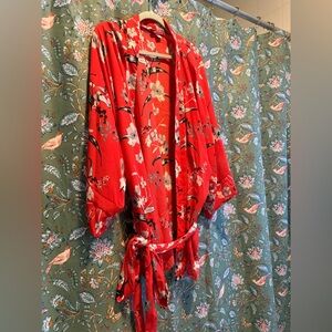 Say What? Red and White Floral Kimono
brand new beautiful